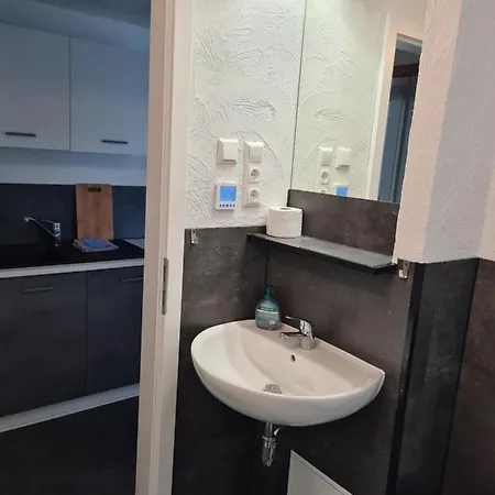 Liam Apartment *